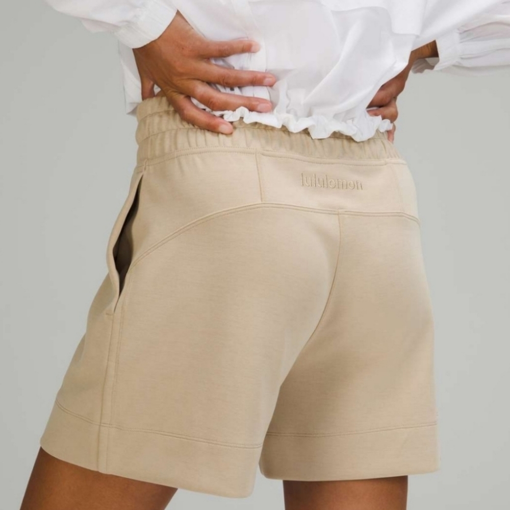 Lululemon Soft Ambitions High Rise Short 4"